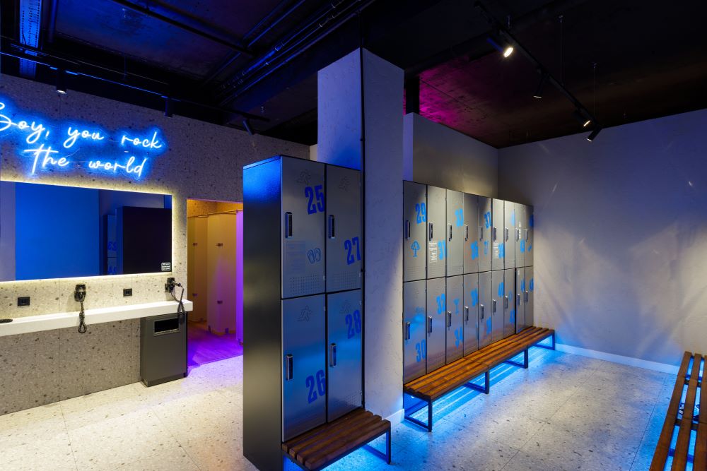 CRASH GYM: Роздягальні SpeedFit Теремки Фото